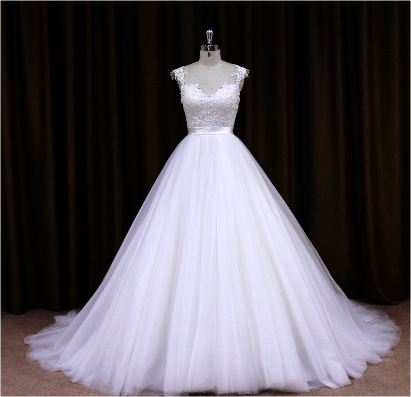 Classy Sweetheart Neck White Tulle Long Wedding Dress Formal Bridal Dress main image 1