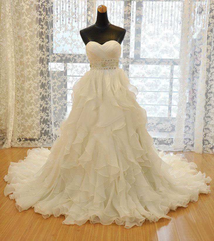 2014 Organza Sweetheart Chapel Train Ball Gown Wedding Dress With Ruffled And Tiered Skirt 